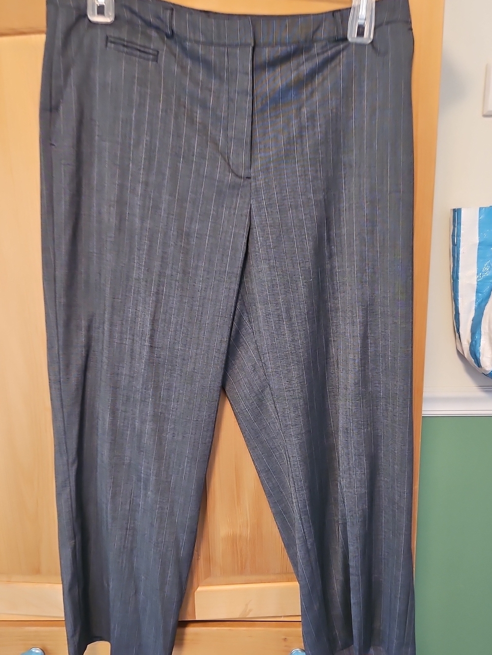 Jaclyn Smith Men's Gray Pinstripe Dress Pants